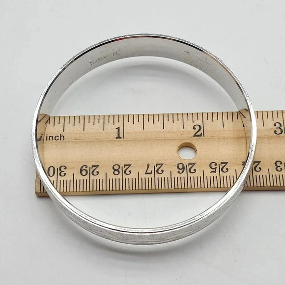 Trifari Textured Silver Tone Wave Etch Cut Vintage Bangle Bracelet Size Medium - Picture 2 of 5